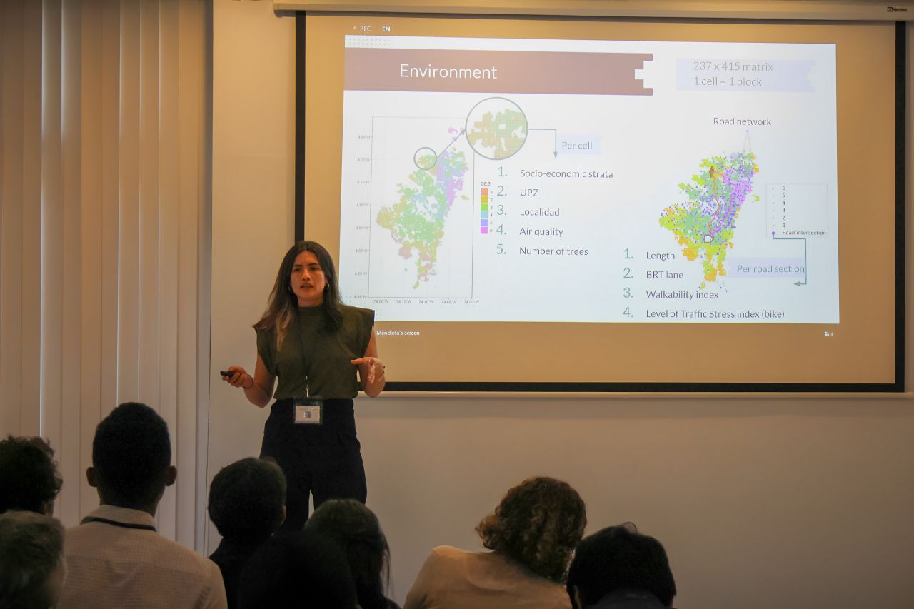 Martha Blanco presentando en la Ciudad de México