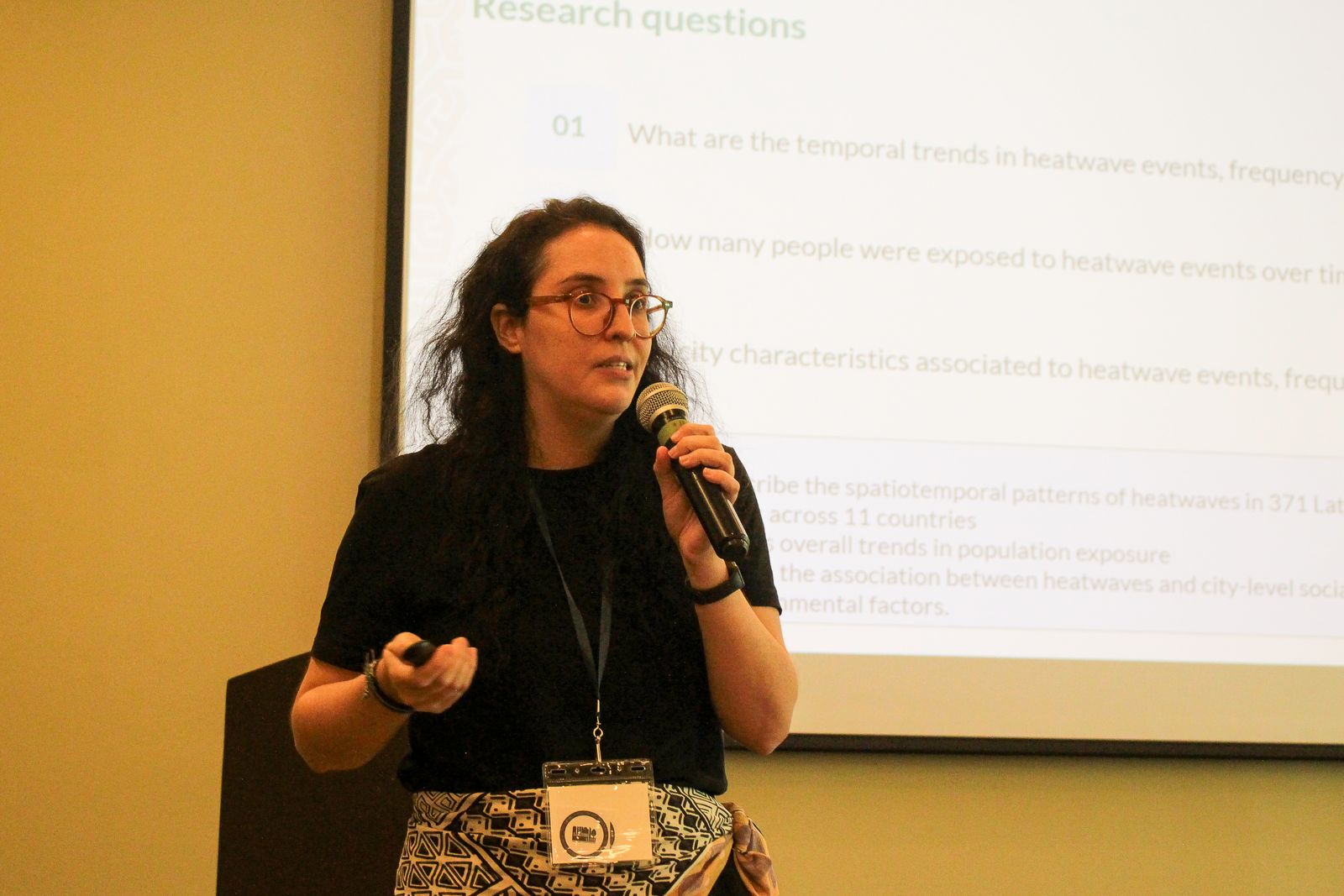 Sara Lopes de Moraes presentando en la Ciudad de Panamá